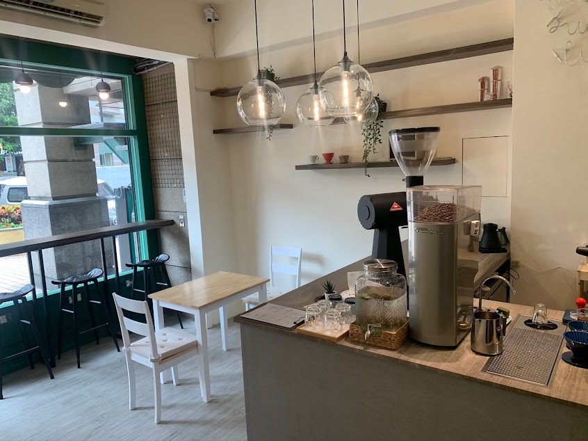 咖啡燕Coffee Tsubame | 自烘咖啡 | 熟豆掛耳包 | 甜點販售