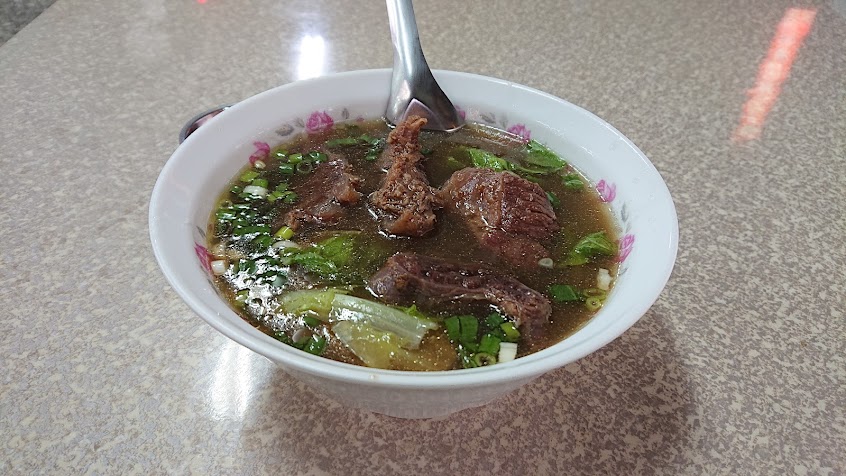 陳家專業牛肉麵水餃館