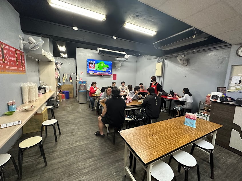 達哥牛肉麵水餃餛飩24H