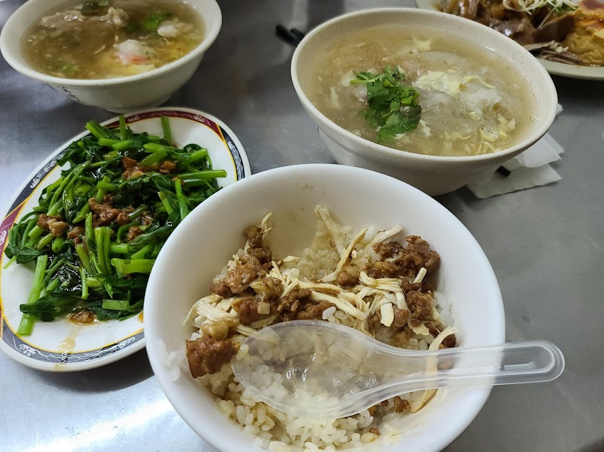 新月橋 蝦仁羹 雞肉飯 手工水餃