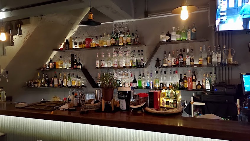 H&W Restaurant and Bar