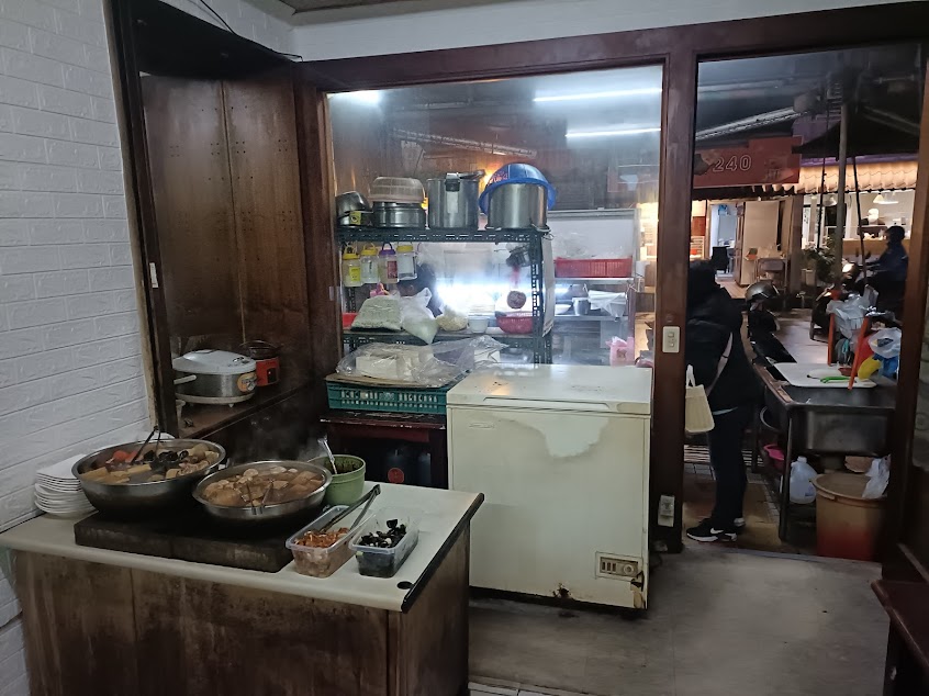 來座好吃牛肉麵