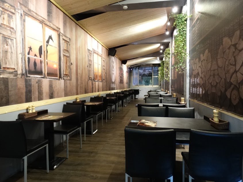 辛巴原味碳烤牛排複合式寵物餐廳