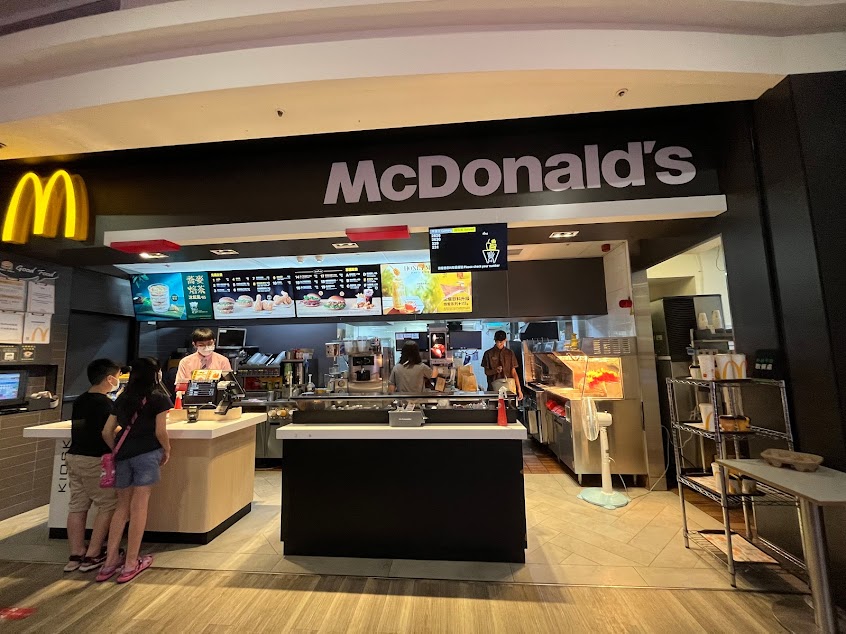 麥當勞-新店家樂福餐廳