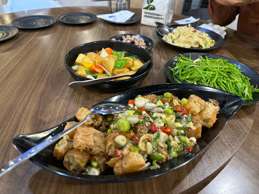 四姊妹海鮮餐廳-推薦活海鮮 萬里螃蟹料理 必吃美食熱炒 家庭合菜 (近野柳地質公園)