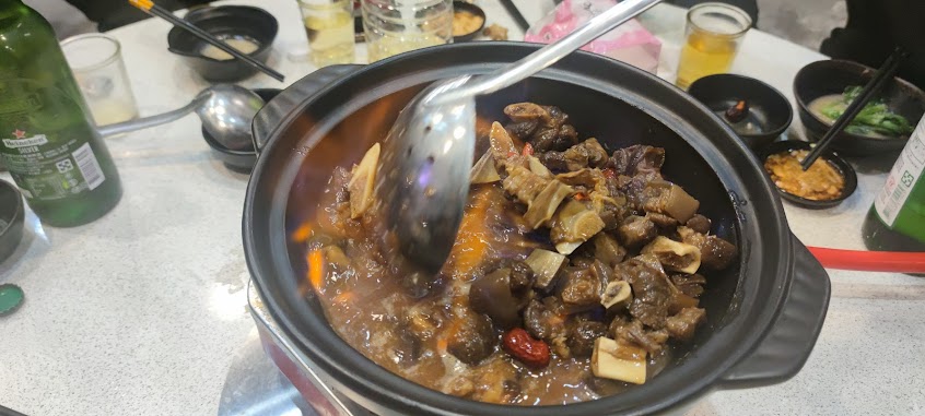 鵝の客棧（燻鵝、切仔麵、黑白切）