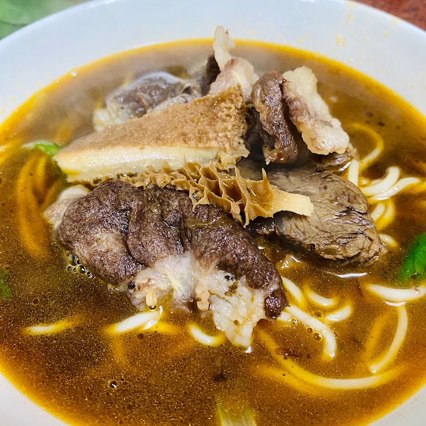 三樣牛肉麵，臭豆腐。