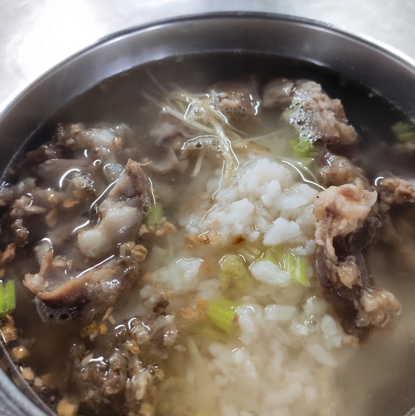 美食廣場-阿進肉燥飯