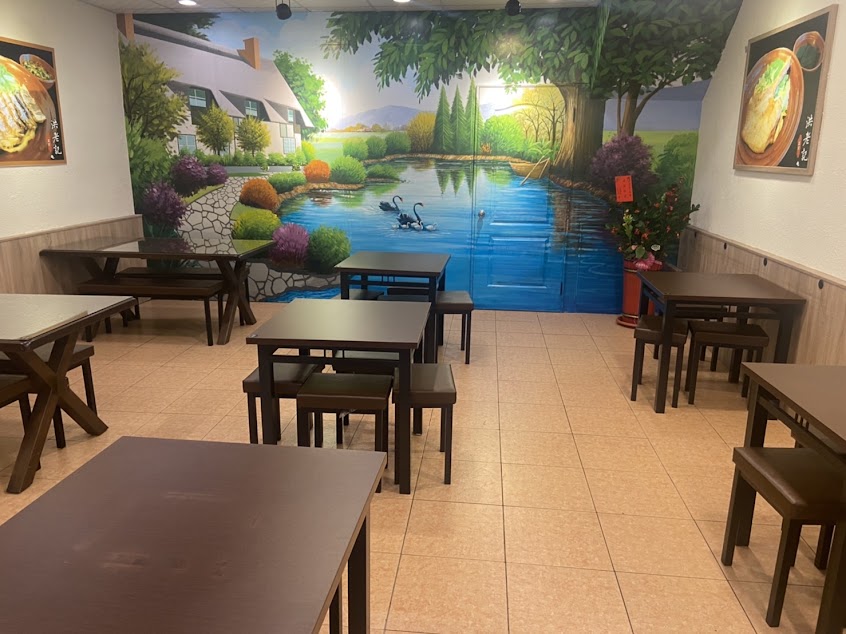 洪老記牛肉麵(麻豆創始店) |麻豆美食|台南必吃|蔥燒牛肉麵|戰斧豬排|蒜香排骨酥麵|寵物友善