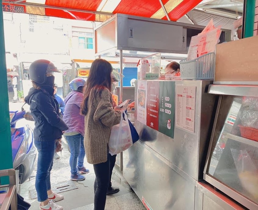 洪家粥品鍋燒麵專賣店 草衙在地店家
