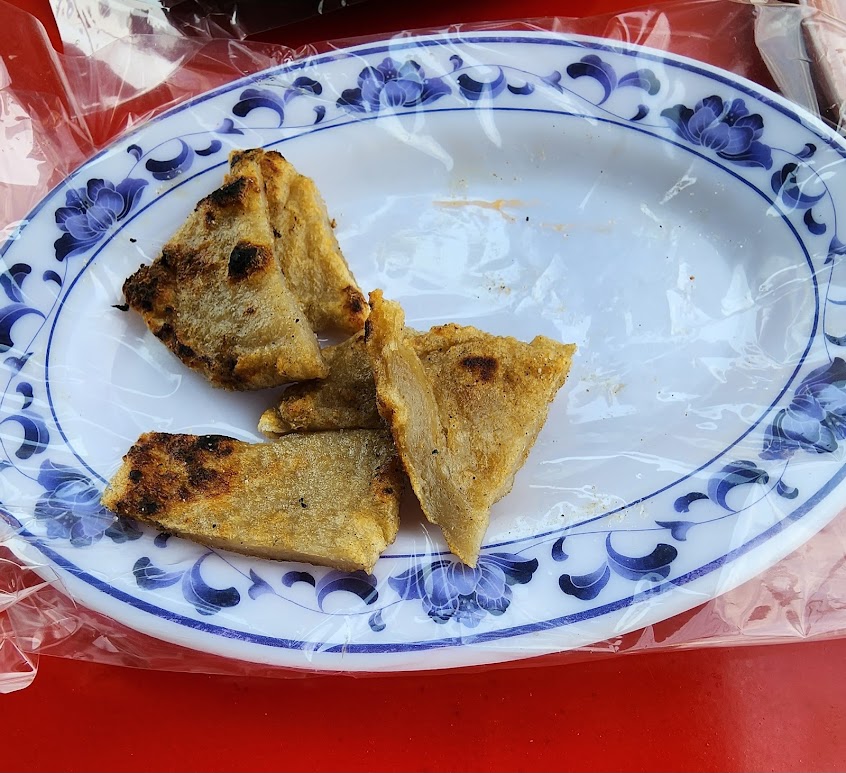 無名黑輪，大腸包小腸(台灣銀行對面)