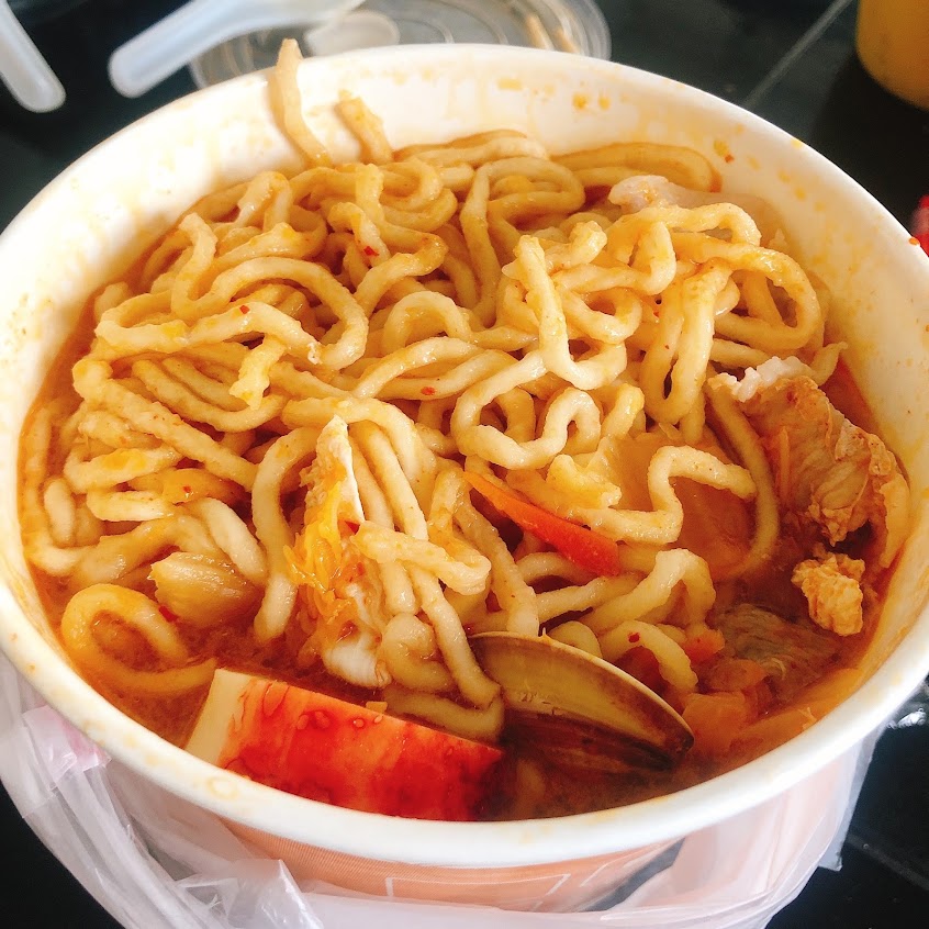 餅餅屋鍋燒麵/海鮮粥