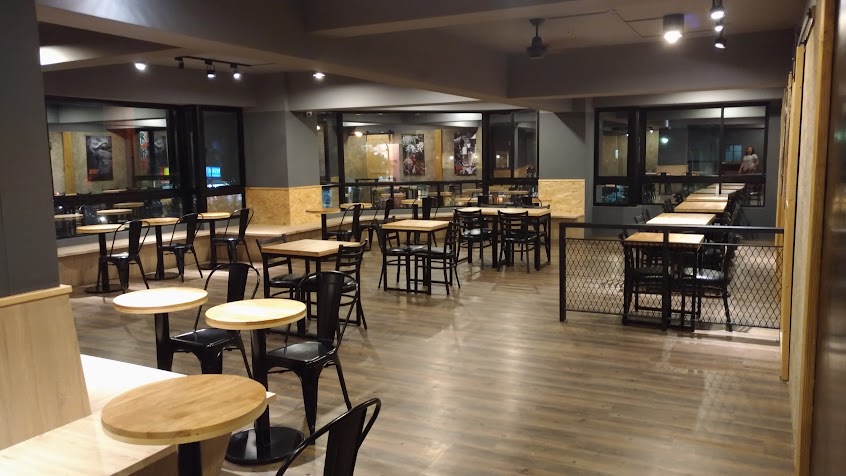 路易莎咖啡 (高雄小港門市)