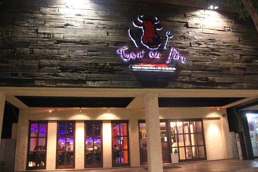 著火的牛阿根廷烤肉