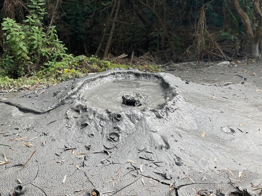 小滾水泥火山