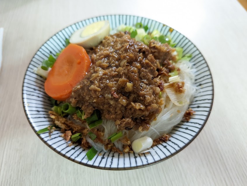 阿芳小吃店(粄條、牛肉麵、水餃)