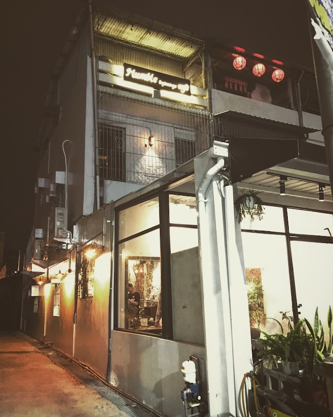 Damn Good Burger (D.G Burger) ｜高雄牛肉漢堡專販深夜食堂 | 美式宵夜漢堡/深夜美食餐廳/高雄宵夜推薦/鼓山美術館宵夜美食/北高雄宵夜推薦/巨蛋宵夜晚餐推薦/寵物友善餐廳