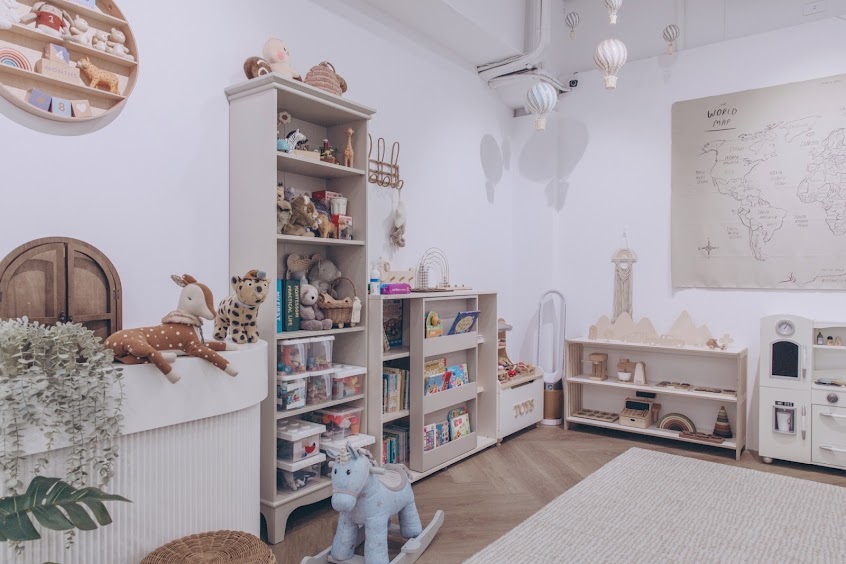 RYAN CAFE & MILK TEA