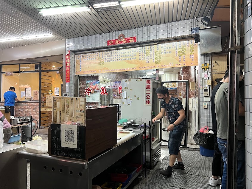 巧味美食館(進仔的店)