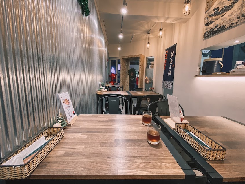 父山白俠粥品彌月油飯專賣店