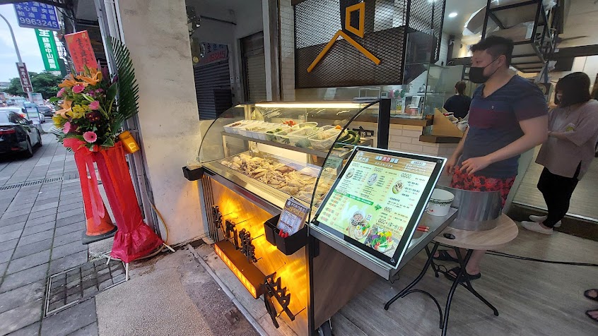 油雞/醉雞 鮮燙蔬菜 宜蘭蘇澳店