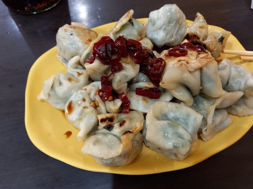 南澳呷尚寶早餐 – 稀飯 小菜 炒麵 米粉 水餃 韭菜盒