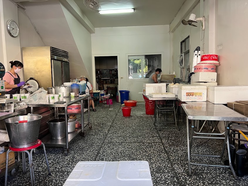 蘇澳 無名早餐店（粉漿蛋餅、搶手肉包）