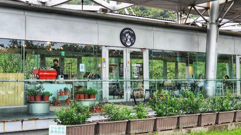 Tjuku cafe 啾咕咖啡 烏石港店