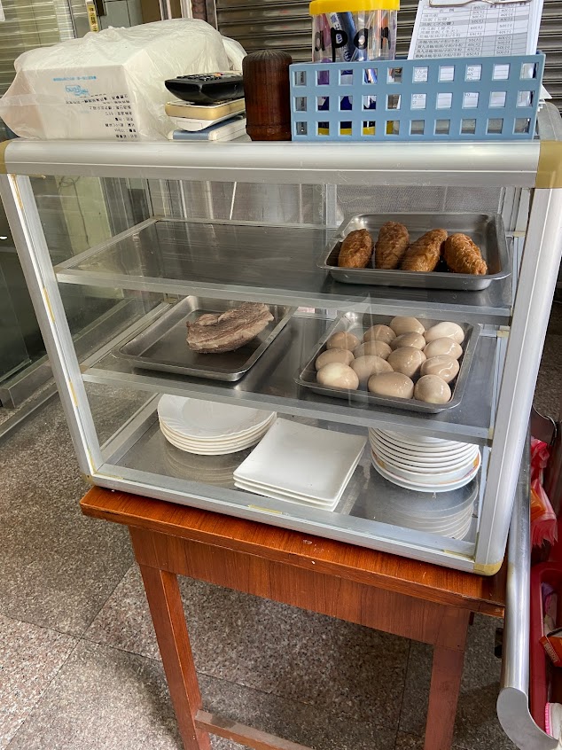 帥哥油飯小吃店