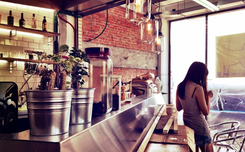 一三食 Kenny Café / 独立・カフェ