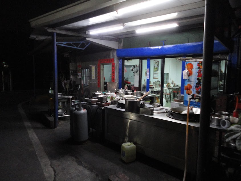 榕樹下古早味小吃店(明聖宮前)