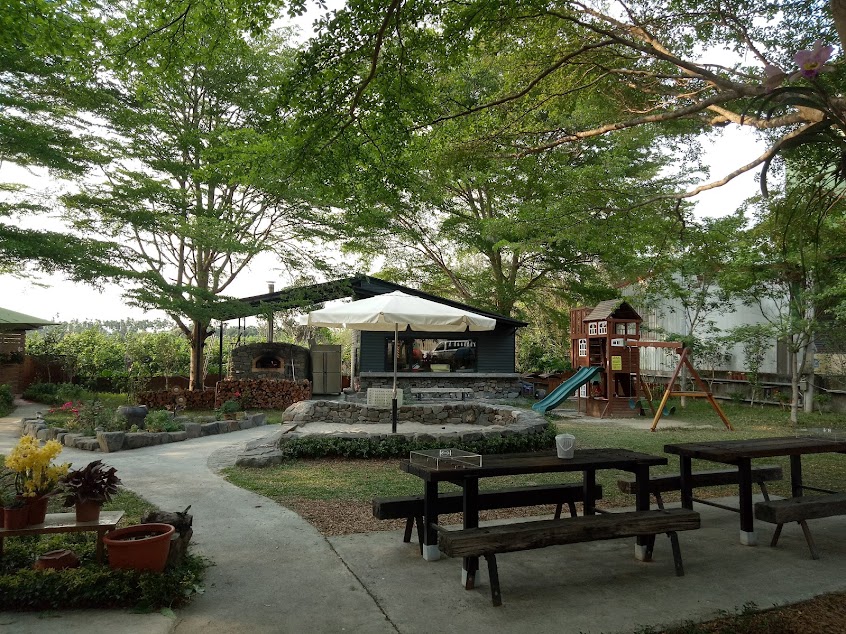 蜂巢窯烤披薩（竹山紫南宮美食餐廳）