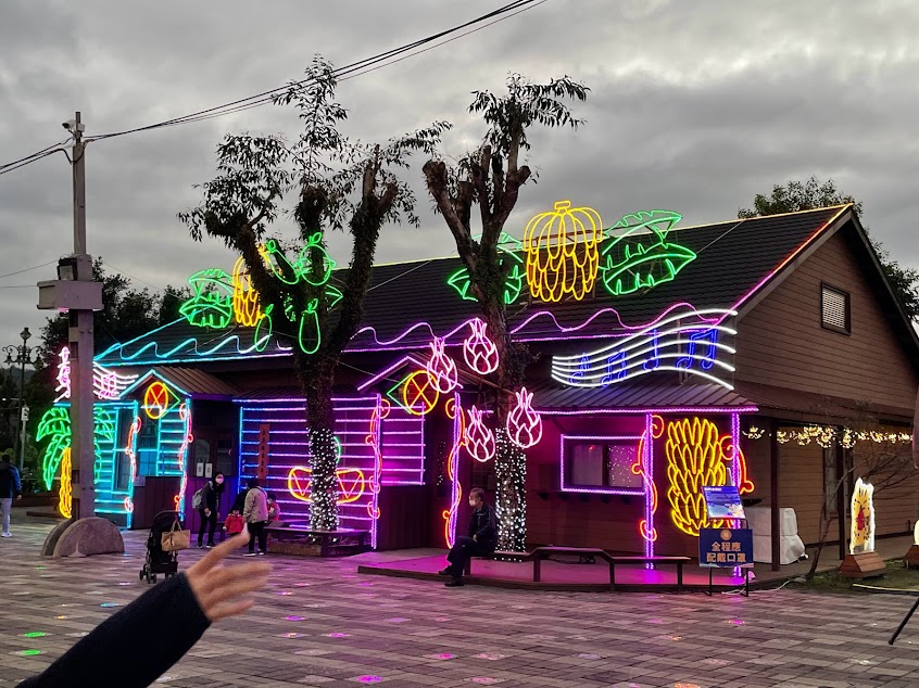 蕭ㄟ鹽酥雞三角骨專賣店（711對面）