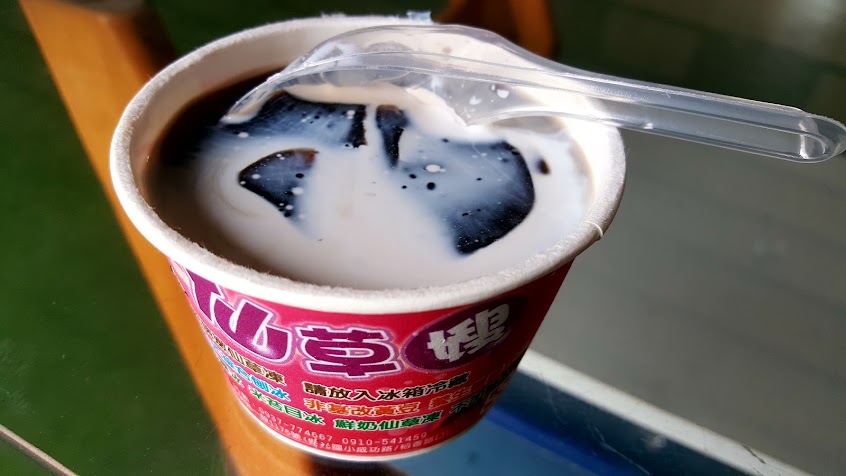 南投在地特產.仙草嫂