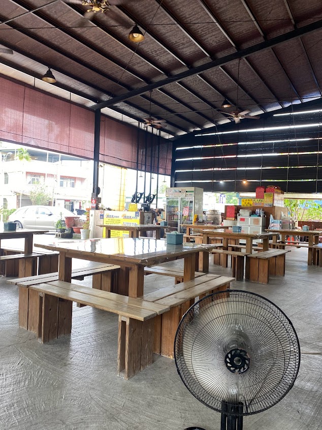 雞世界甕仔雞 日月潭總店（目前僅此一家）