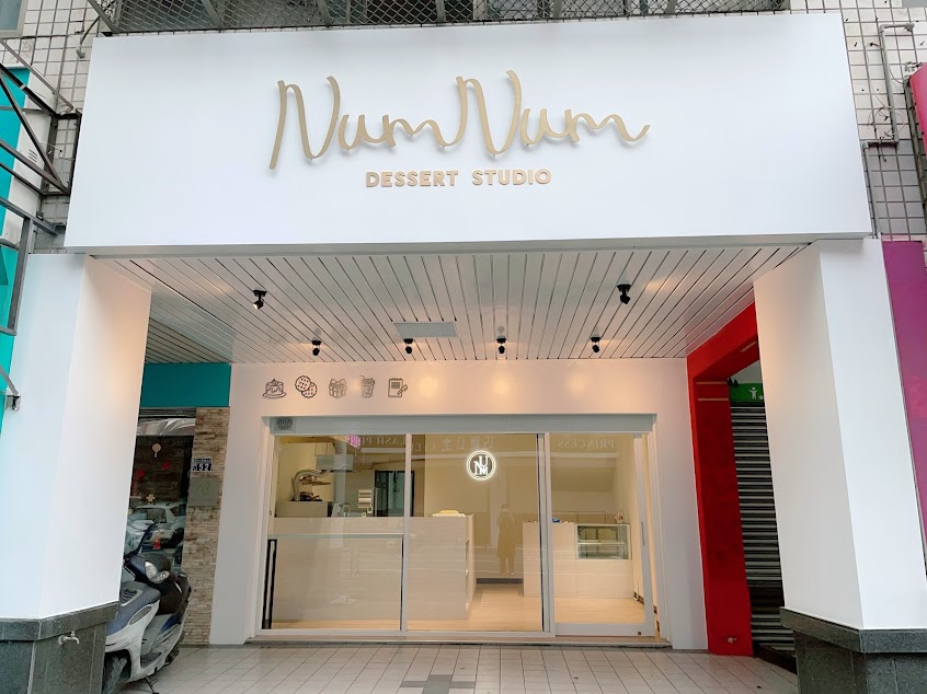 Num Num Dessert Studio