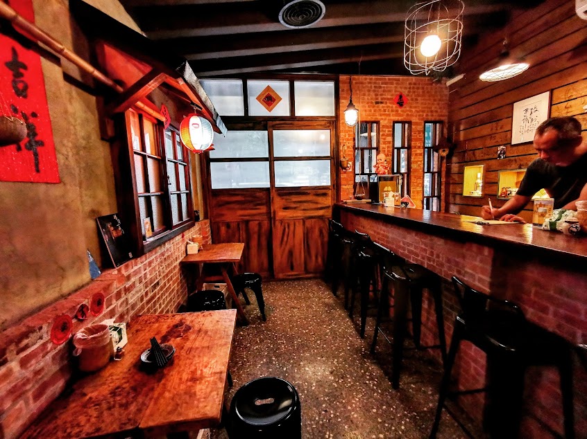 牆角一扇門（特殊休假請看FB)