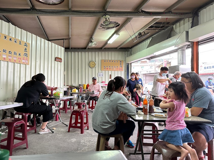 無招牌黑輪臭豆腐