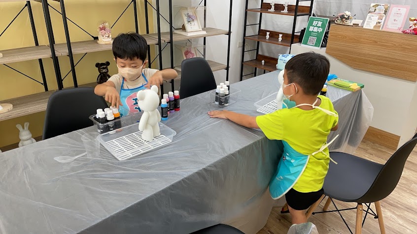 漫漫手作趣 DIY流體熊 石膏手膜 浮油花夜燈 手作體驗