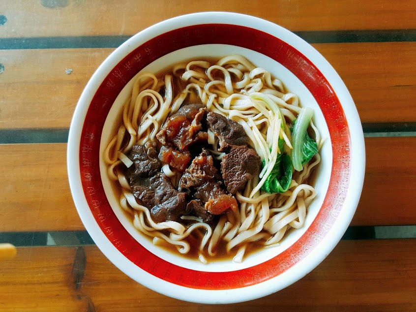 大潭路口牛肉麵