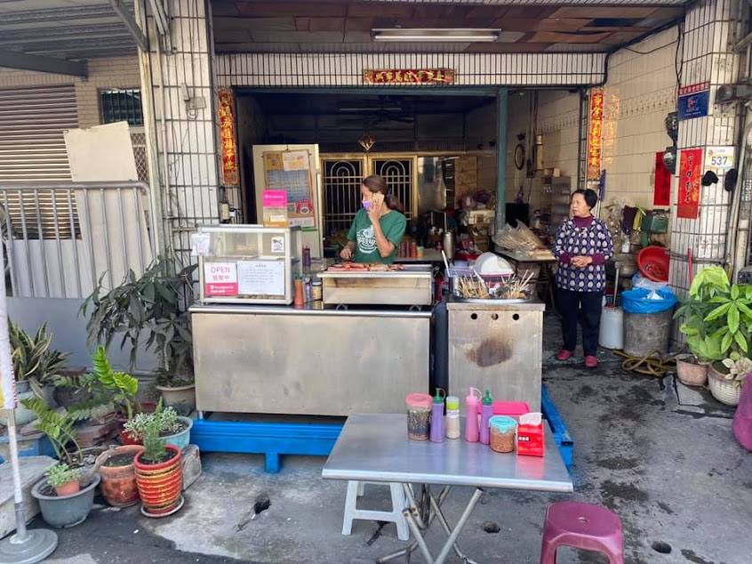 屏東萬丹社皮美食-幽靈香腸,關東煮(原三鳳宮幽靈香腸)