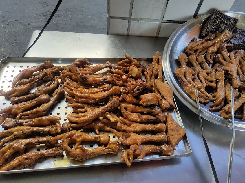 阿良霸暖心藥燉排骨、雞排，關東煮小吃