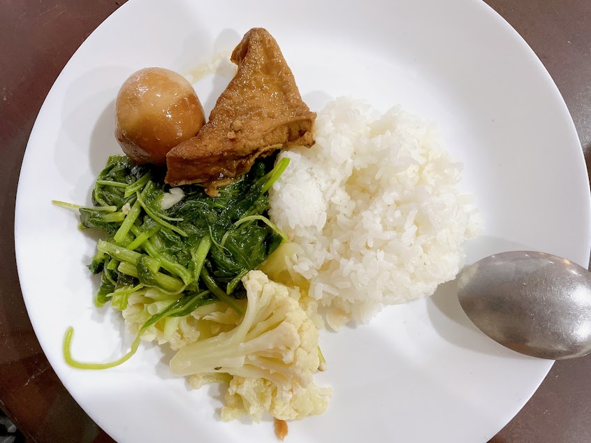 月心園複合式餐館