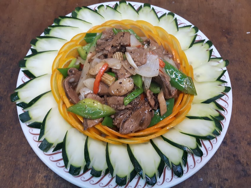 攏來呷飯百元熱炒