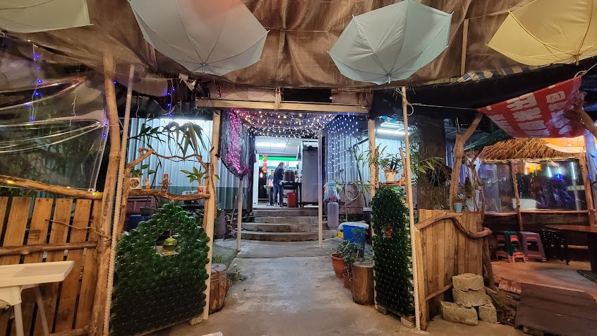 卡大地布平價美食館