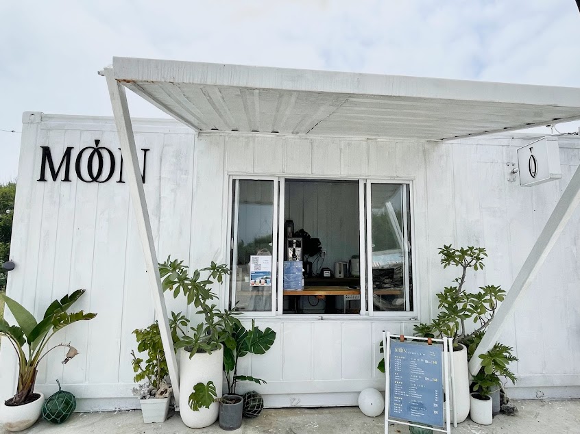 MOON Cimei 七美月裡海景沙灘吧 七美美食 | 澎湖酒吧 ｜氣泡飲 ｜ 冰沙 ｜精釀啤酒 (公休日請見IG公告）