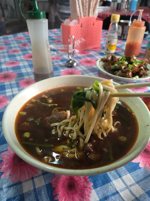 後龍南社榕樹下牛肉麵