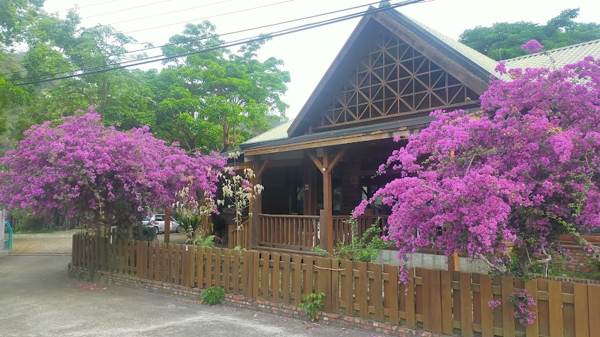 月桂冠河畔餐廳民宿