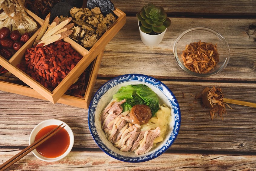 鄉土柏當歸鴨肉麵線