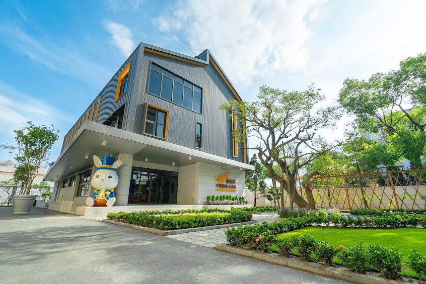 塔吉特Touched 千層蛋糕大使館 – 觀光工廠